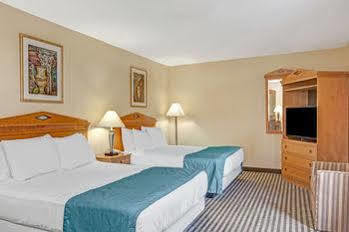 Whitney Inn & Suites Хамден Екстериор снимка