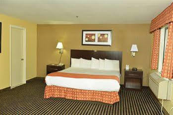 Whitney Inn & Suites Хамден Екстериор снимка